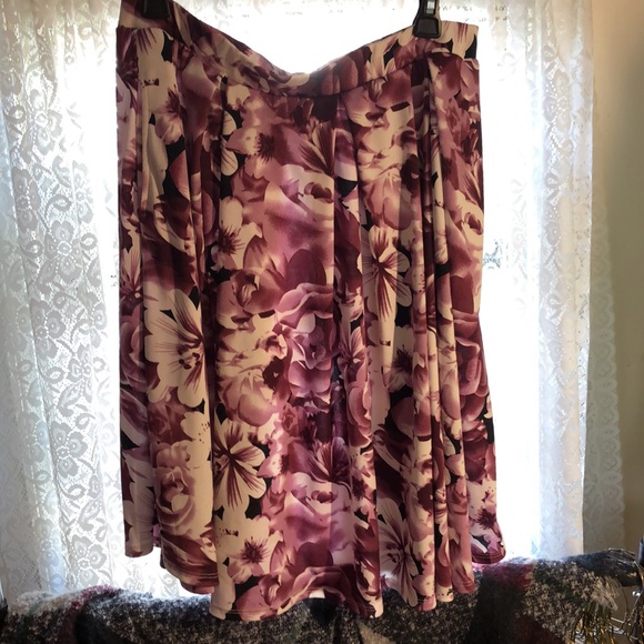 Lularoe XL purple white skirt,pleated - Picture 1 of 12